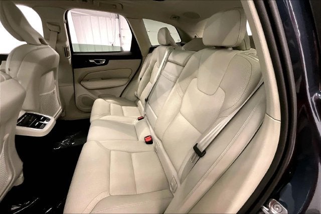 2021 Volvo XC60 T5 Inscription AWD-Heated/Cooled Seats