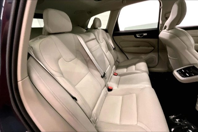 2021 Volvo XC60 T5 Inscription AWD-Heated/Cooled Seats