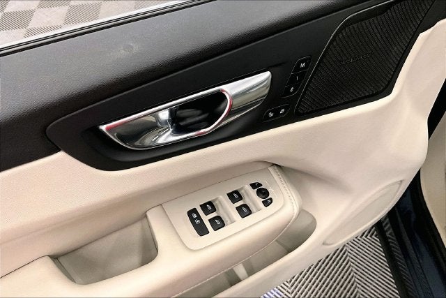 2021 Volvo XC60 T5 Inscription AWD-Heated/Cooled Seats