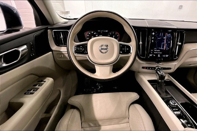 2021 Volvo XC60 T5 Inscription AWD-Heated/Cooled Seats
